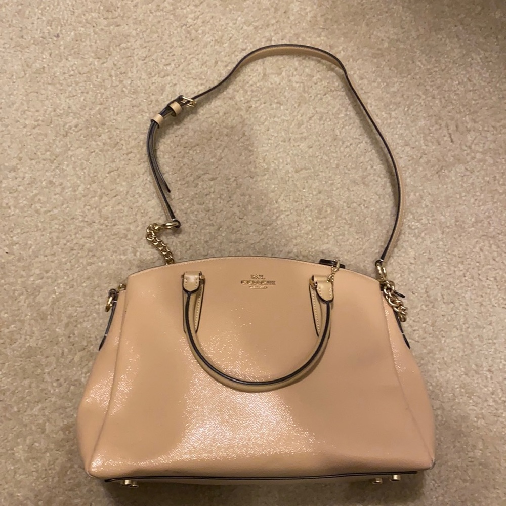 Coach medium size bag with should strap